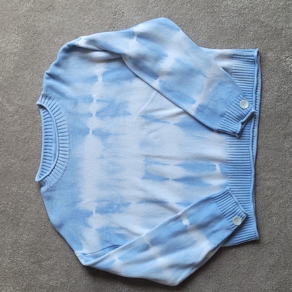 Elizabeth and James Sweaters - Elizabeth and James Blue & White Casual Tie Dye Print Pullover Sweater